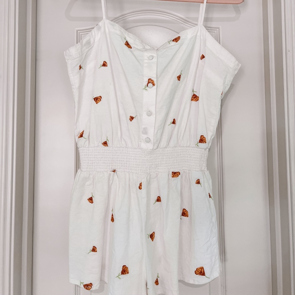 Forever 21 - white floral embroidered romper